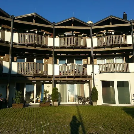 Lasch In Adler *
