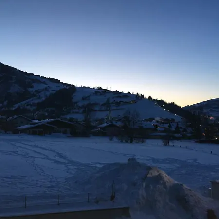 Lasch In Adler קפרון